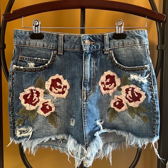 Free People Dresses & Skirts - FREE PEOPLE Wild Rose Mini Jean Skirt